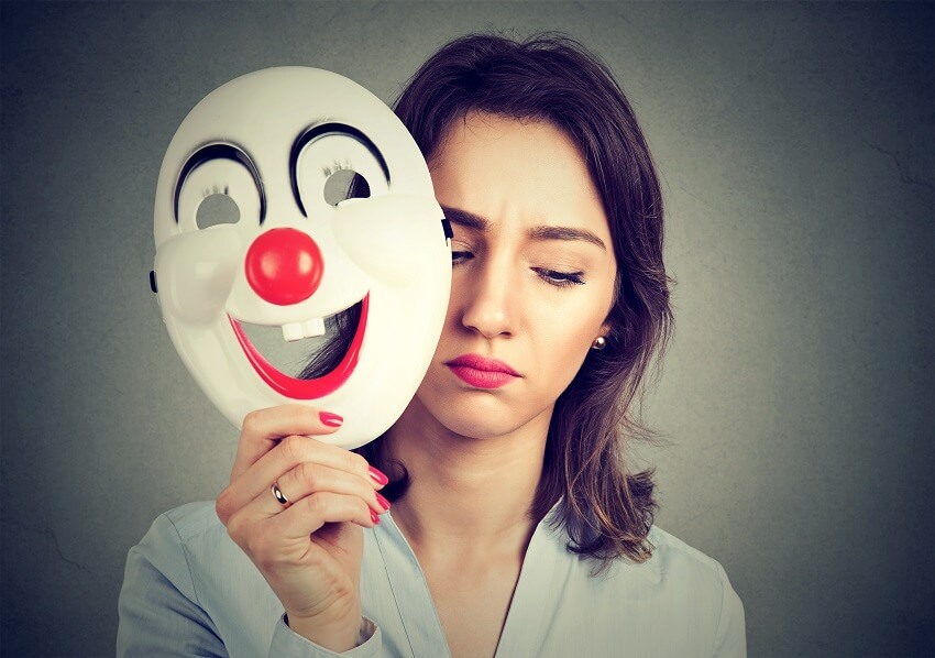 Woman-with-mask.jpg