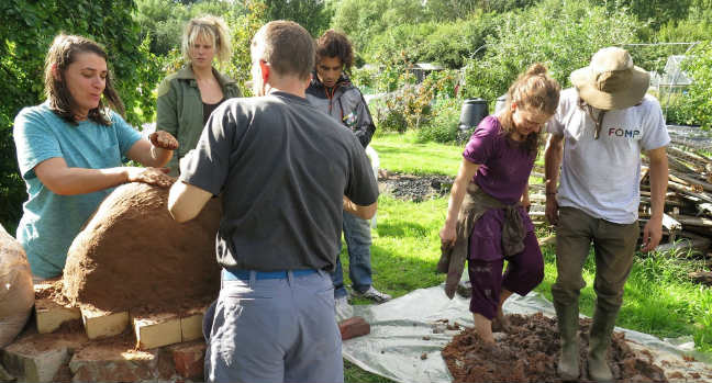 Making-a-clay-oven-landscape.jpg